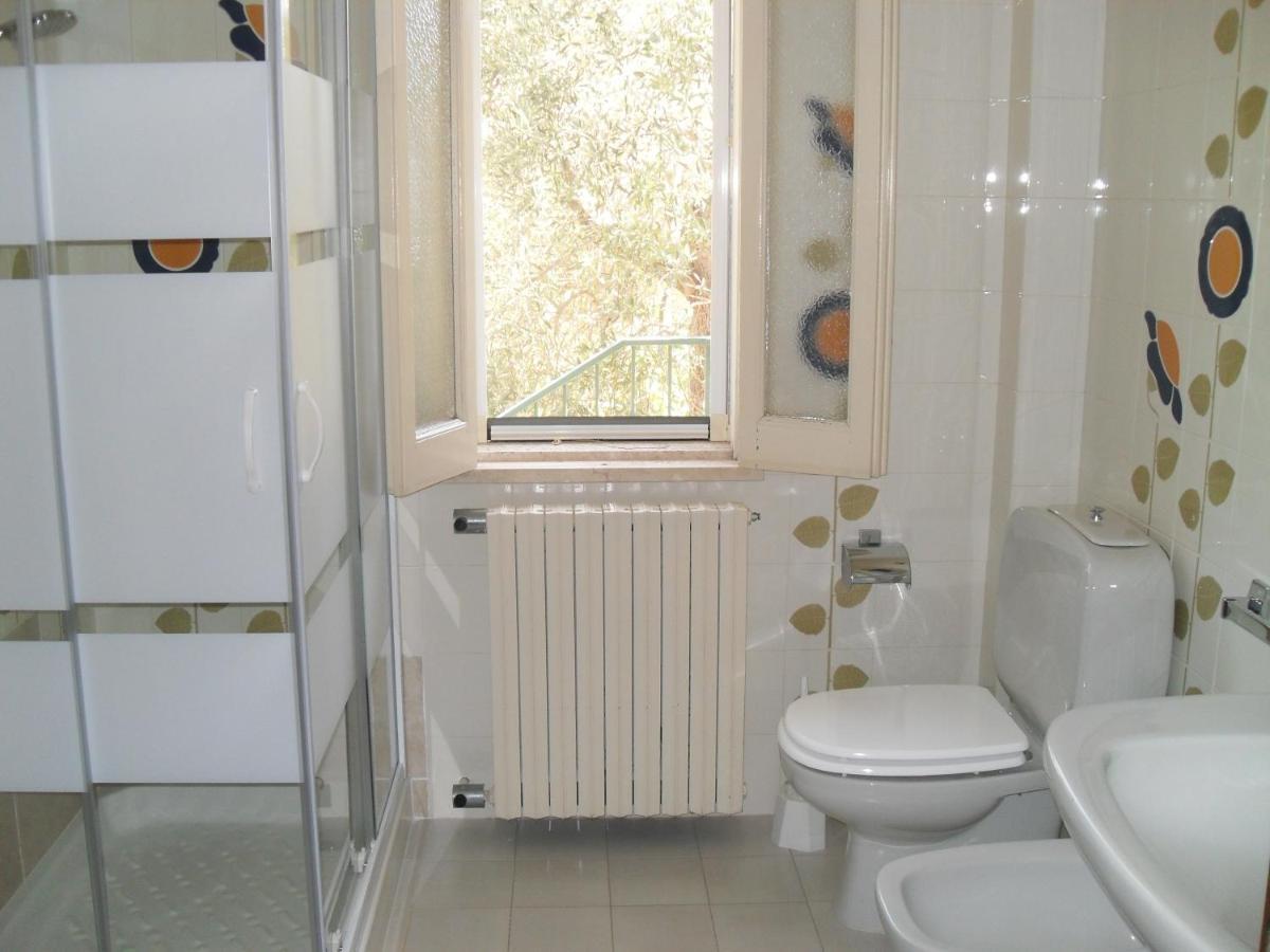 Bed & Breakfast I Gu Books &