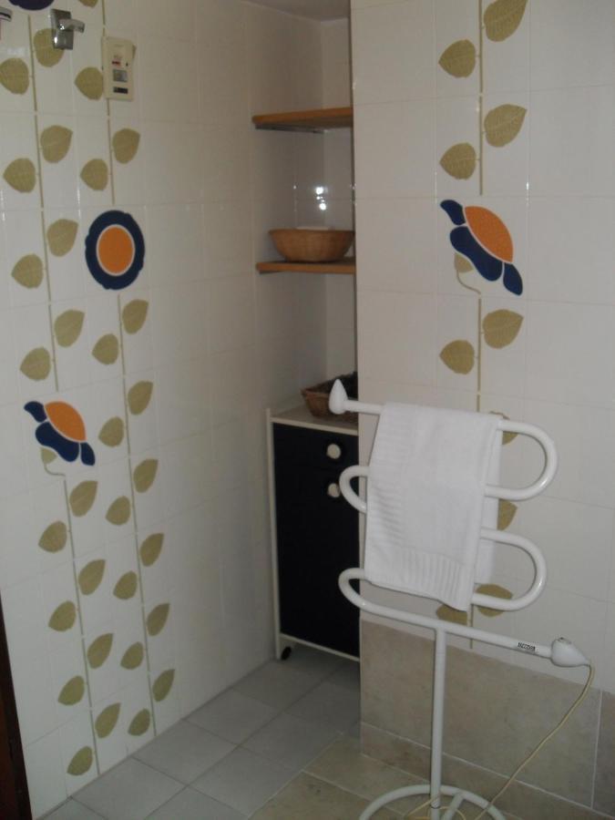Bed & Breakfast I Gu Books &